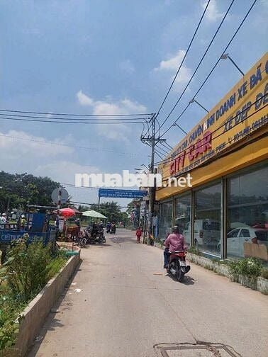 cho thuê nhà đường Phạm Hùng C9 DT.4m×18m } Nhà trệt 1 Phòng 1 toilet.