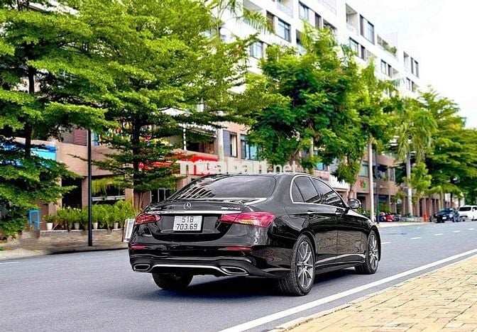 Mercedes-Benz E300 2021 Đen