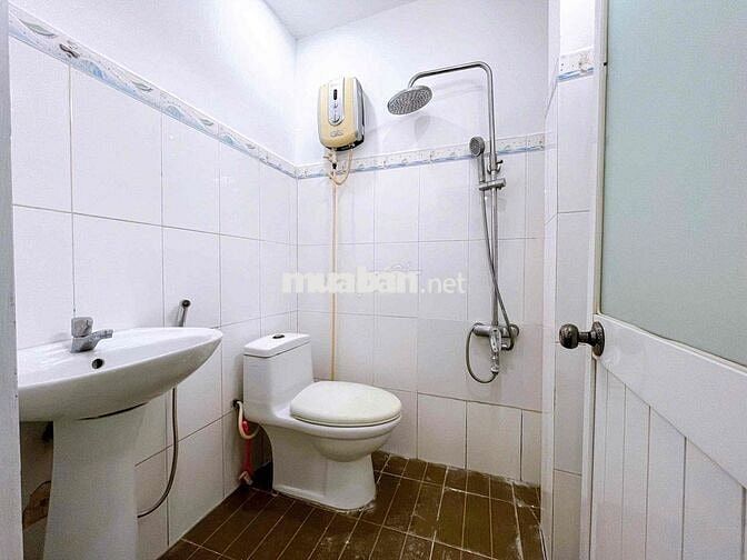 Giảm 500k + hỗ trợ giữ phòng lâu cho tsv