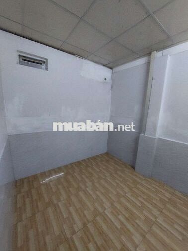 cho thuê nhà đường Phạm Hùng C9 DT.4m×18m } Nhà trệt 1 Phòng 1 toilet.