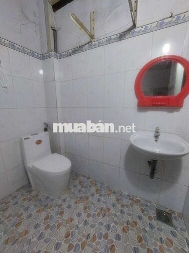 cho thuê nhà đường Phạm Hùng C9 DT.4m×18m } Nhà trệt 1 Phòng 1 toilet.