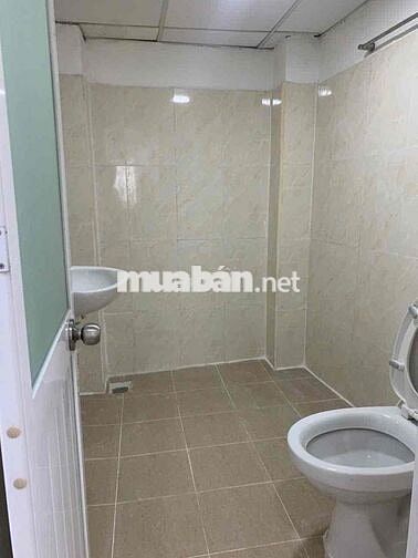 Cho thuê nhà 4pn 3wc - hẻm Nguyễn Trị Phương - p9 - Q10