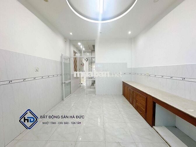 Nhà 3 lầu 4x25 mặt tiền nhánh có sẵn MÁY LẠNH gần UBND Quận 12