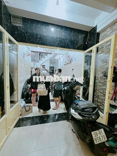 Bán nhà đẹp mới khu trung tâm đường Nguyễn Trãi P2 Q5