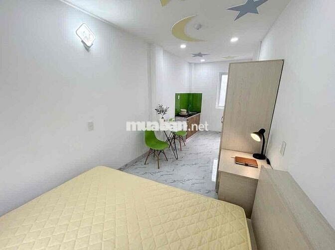 Mới 100% căn hộ ban công 40m2 ngay Phan Văn Trị gần Văn Lang Cơ Sở 2,3