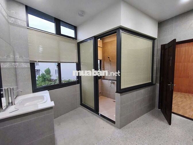 nhà đẹp 6 x 15 có 3 lầu 5pn 5wc sân thượng 