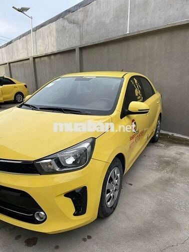Kia Soluto 2022 Số sàn màu Vàng