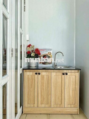 STUDIO ban công tách bếp,đi chuyển kcx UFM q4 chỉ khoảng 5p