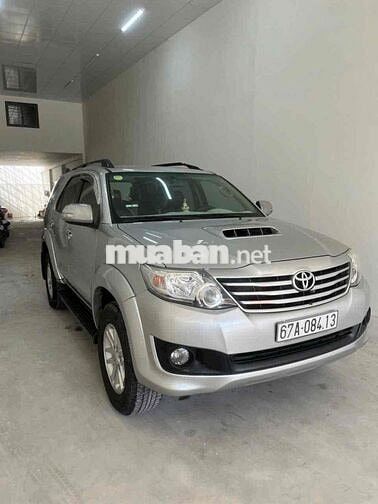 Toyota Fortuner 2014 Dầu 7 chỗ Bạc