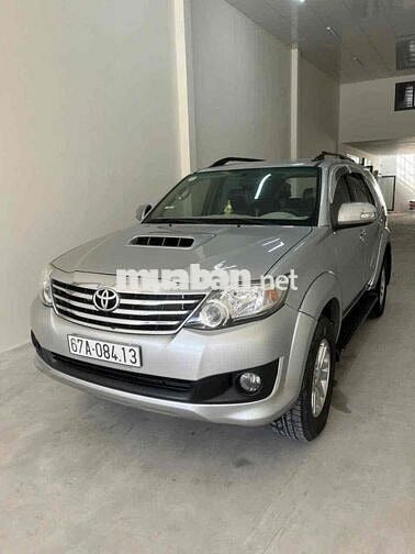 Toyota Fortuner 2014 Dầu 7 chỗ Bạc