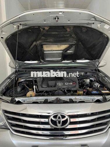 Toyota Fortuner 2014 Dầu 7 chỗ Bạc
