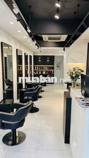 🍑ngay Vạn Hạnh Mall - Q10 - 3 lầu🍑