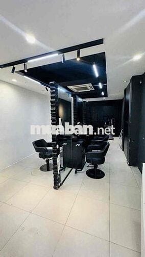 🍑ngay Vạn Hạnh Mall - Q10 - 3 lầu🍑