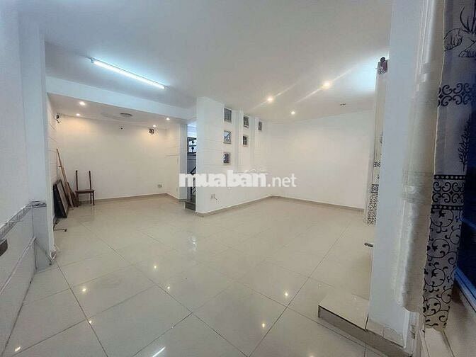 Nhà 1 trệt 2 lầu sân thượng phù hợp vừa KD vừa ở gần khu đại học lớn