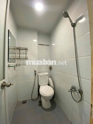 Cuối đường Hoa Sữa, đi bộ ra Phan Xích Long 3 phút