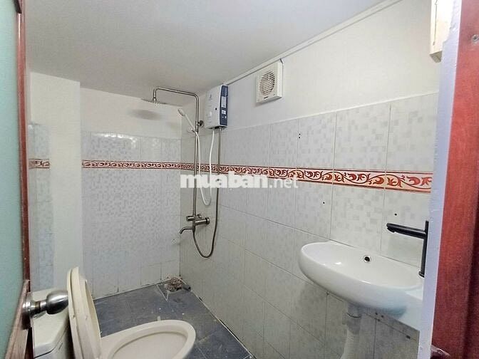 CHÍNH CHỦ CHO THUÊ PHÒNG Q.10 1PN TÁCH BẾP GẦN ĐH KINH TẾ & CĐ KINH TẾ