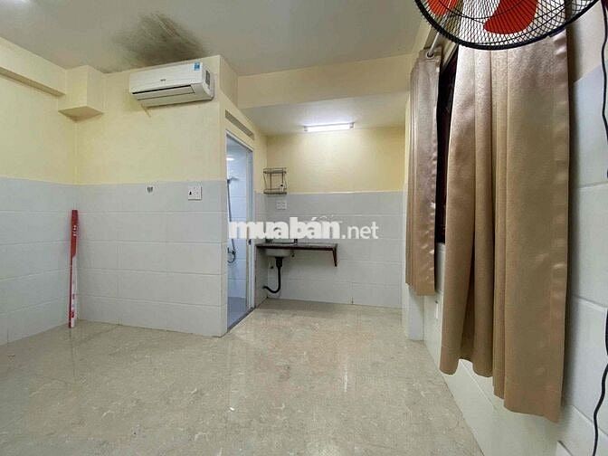 Cuối đường Hoa Sữa, đi bộ ra Phan Xích Long 3 phút