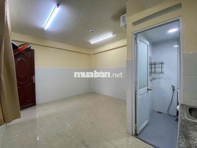 Cuối đường Hoa Sữa, đi bộ ra Phan Xích Long 3 phút