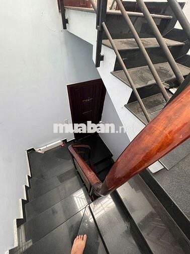 Cho thuê nhà khu Tân Hương phường Tân Quý :3 tấm  đầy đủ nội thất