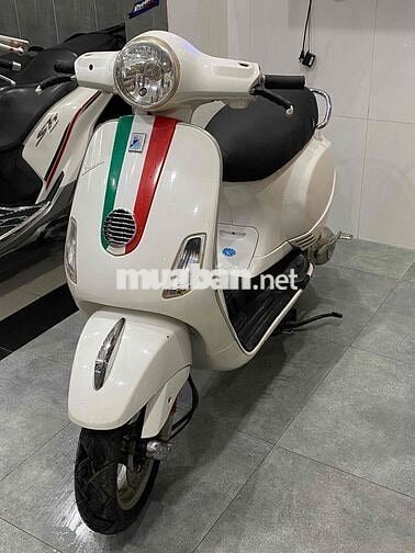 Piaggio Vespa Trắng