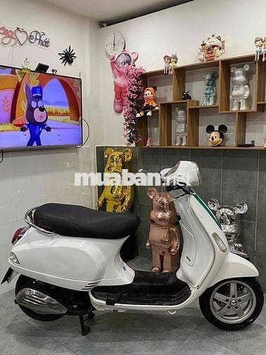 Piaggio Vespa Trắng