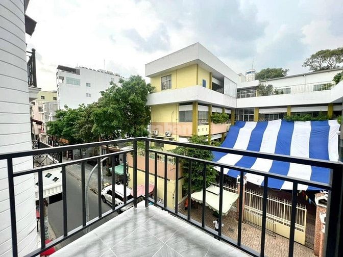  Cho thuê Studio ban công, rộng thoáng  Quận 1