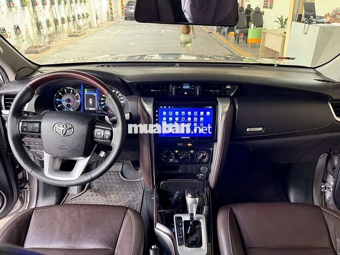 Toyota Fortuner 2.4G AT 2020 Xám