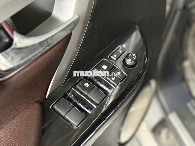 Toyota Fortuner 2.4G AT 2020 Xám