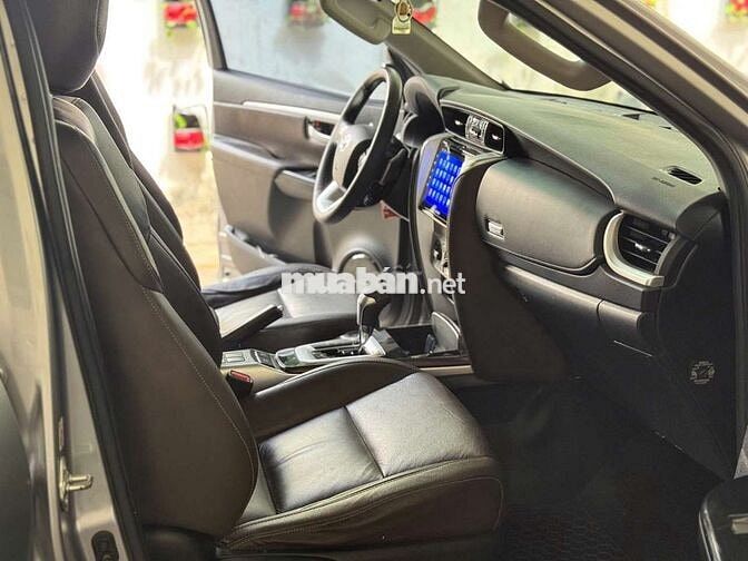 Toyota Fortuner 2.4G AT 2020 Xám
