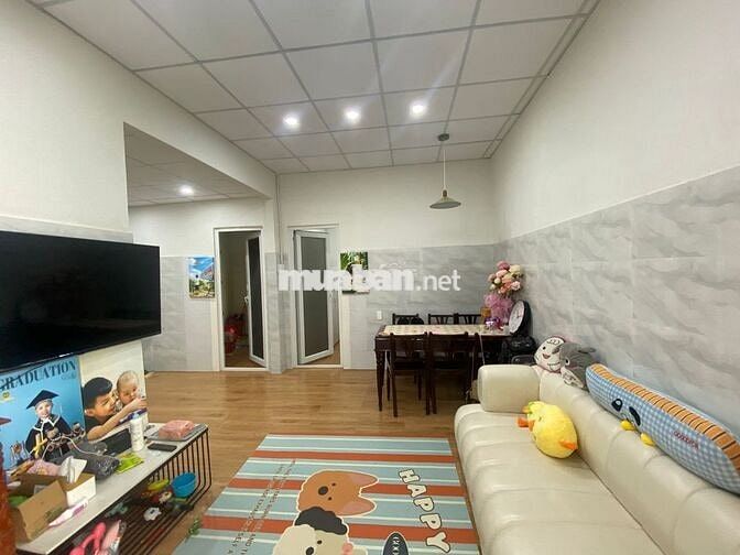 💥 NHỈNH 3 TỶ ,NHÀ CẤP 4 HIỆN ĐẠI, NỞ HẬU ĐẸP,KIỆT CÁCH MẠNG THÁNG 8! 💥
