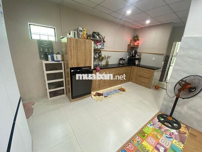 💥 NHỈNH 3 TỶ ,NHÀ CẤP 4 HIỆN ĐẠI, NỞ HẬU ĐẸP,KIỆT CÁCH MẠNG THÁNG 8! 💥
