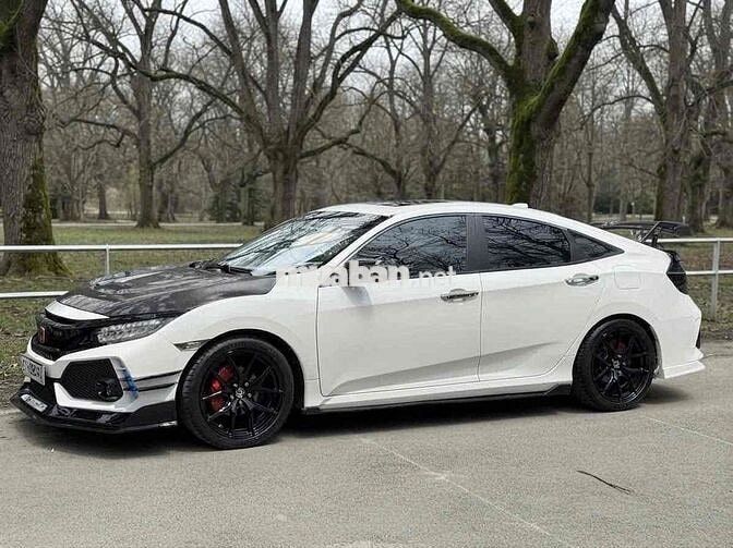 Honda Civic Tubo 2017 Số tự động Trắng