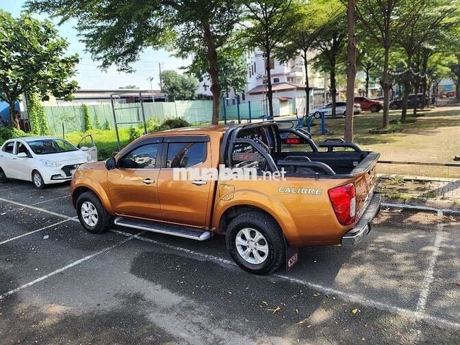 Nissan Navara 2016 1 cầu số tự động Vàng đồng