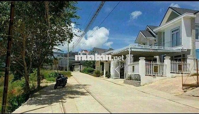 Nhà mới hẻm xe hơi trung tâm Đà Lạt 1 tỷ 850 triệu