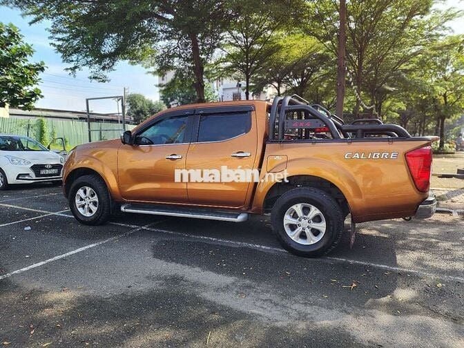 Nissan Navara 2016 1 cầu số tự động Vàng đồng