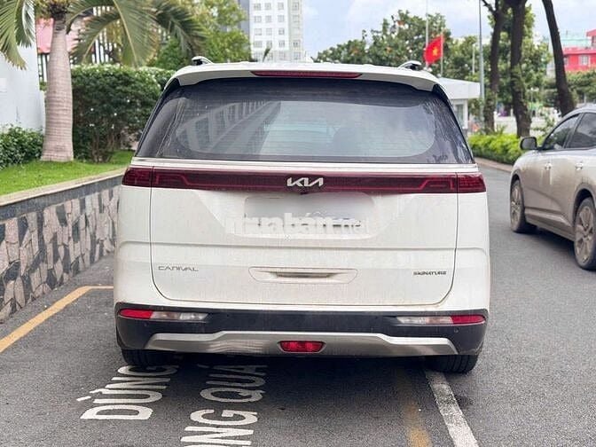 Kia Carnival 2021 Trắng 7 chỗ 7 vạn