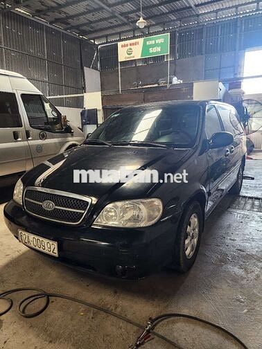 Kia Carnival 7 chỗ màu Đen