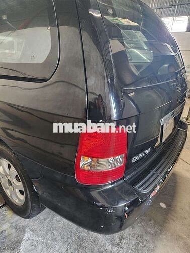 Kia Carnival 7 chỗ màu Đen