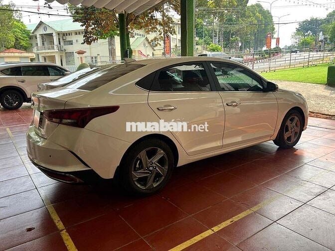 Hyundai Accent AT 1.4 AT HGS PE 2023 Trắng