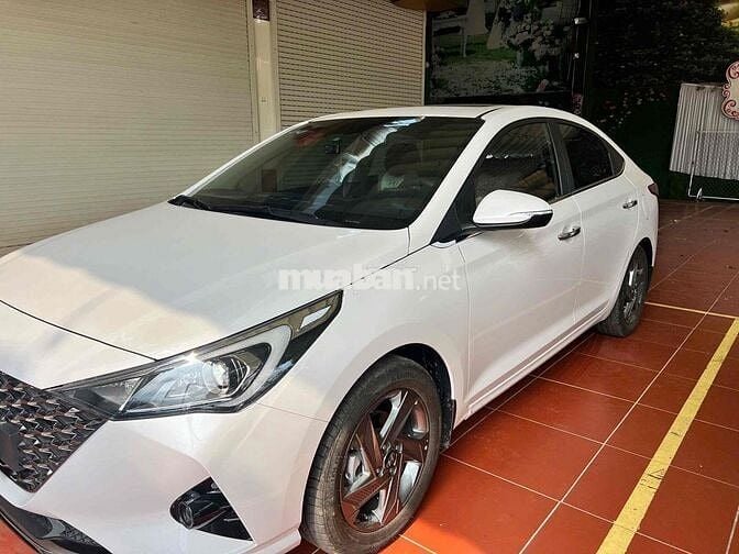Hyundai Accent AT 1.4 AT HGS PE 2023 Trắng