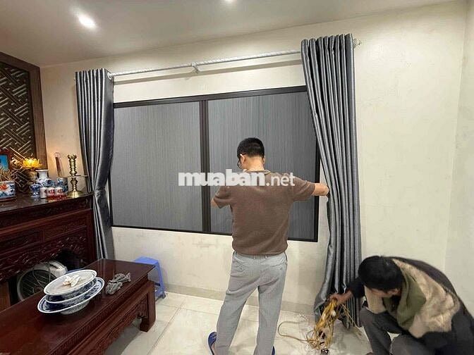 TUYỂN NHÂN VIÊN GIAO VÀ LẮP ĐẶT RÈM CỬA BẰNG XE MÁ