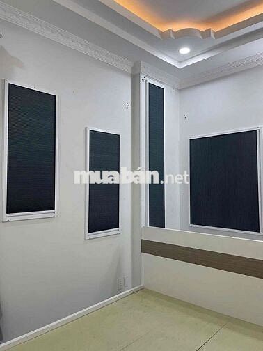 TUYỂN NHÂN VIÊN GIAO VÀ LẮP ĐẶT RÈM CỬA BẰNG XE MÁ
