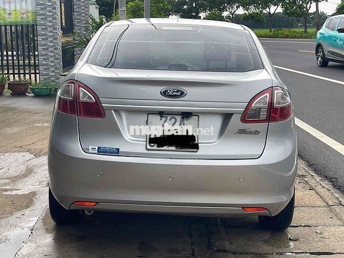 Ford Fiesta Bạc 5 chỗ