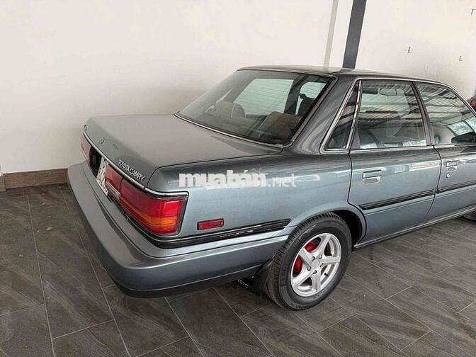 Toyota Camry DX 2.0 Xám Tự động Xăng