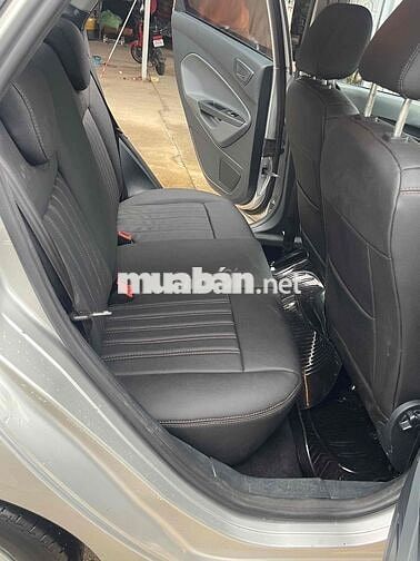 Ford Fiesta Bạc 5 chỗ