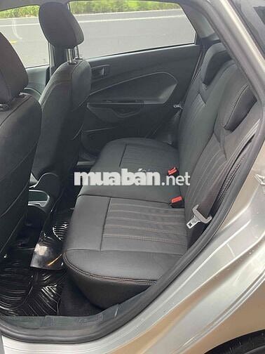 Ford Fiesta Bạc 5 chỗ