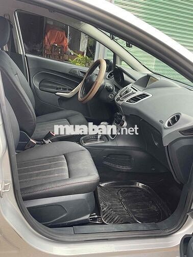 Ford Fiesta Bạc 5 chỗ