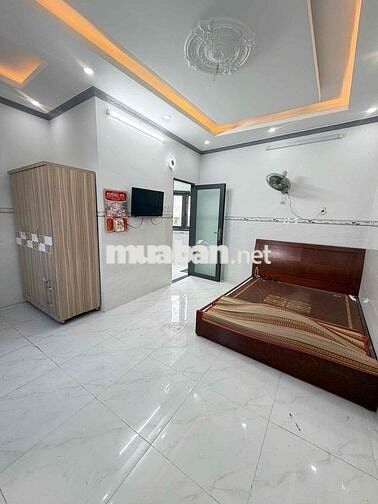 Nhà trệt lầu nguyên căn 7x10m 2phòng sẵn nội thất hẻm ô tô gần Chợ