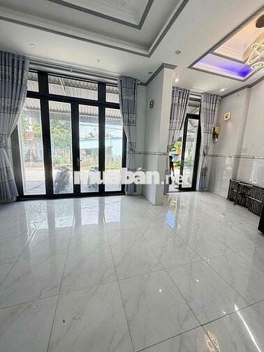 Nhà trệt lầu nguyên căn 7x10m 2phòng sẵn nội thất hẻm ô tô gần Chợ