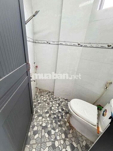 Nhà trệt lầu nguyên căn 7x10m 2phòng sẵn nội thất hẻm ô tô gần Chợ